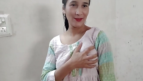 Cute Stepsister Ko Godi Me Baitha Kar Chuchi Daba Kar Choda