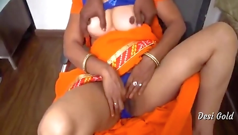 Bhabhi Ko Patakar Chut Me Kari Ungli Or Chudai Kari With Devar Bhabhi, Indian Bhabhi And Indian Aunty