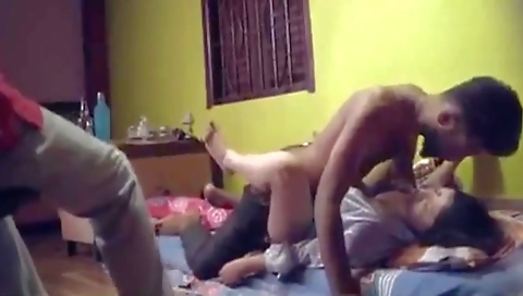 Paison Ke Liye Desi Pati Ne Biwi Ko Randi Bana Diya