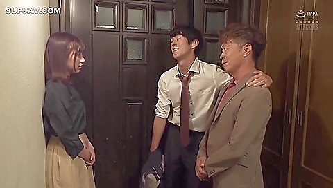 Natsuki Takeuchi, A Married Woman Fascinated By Anal
