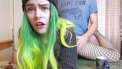 Delivery Girl Loves Sucking Dicks Of Her Clients - Amateur Blowjob