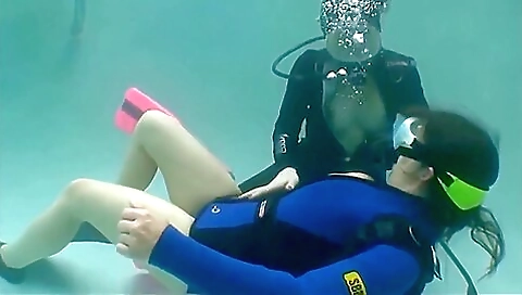 Scuba Lesbian Peril